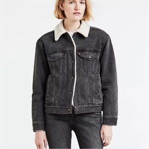 NWT Levi's Black Washed Denim Sherpa Trucker Jacket